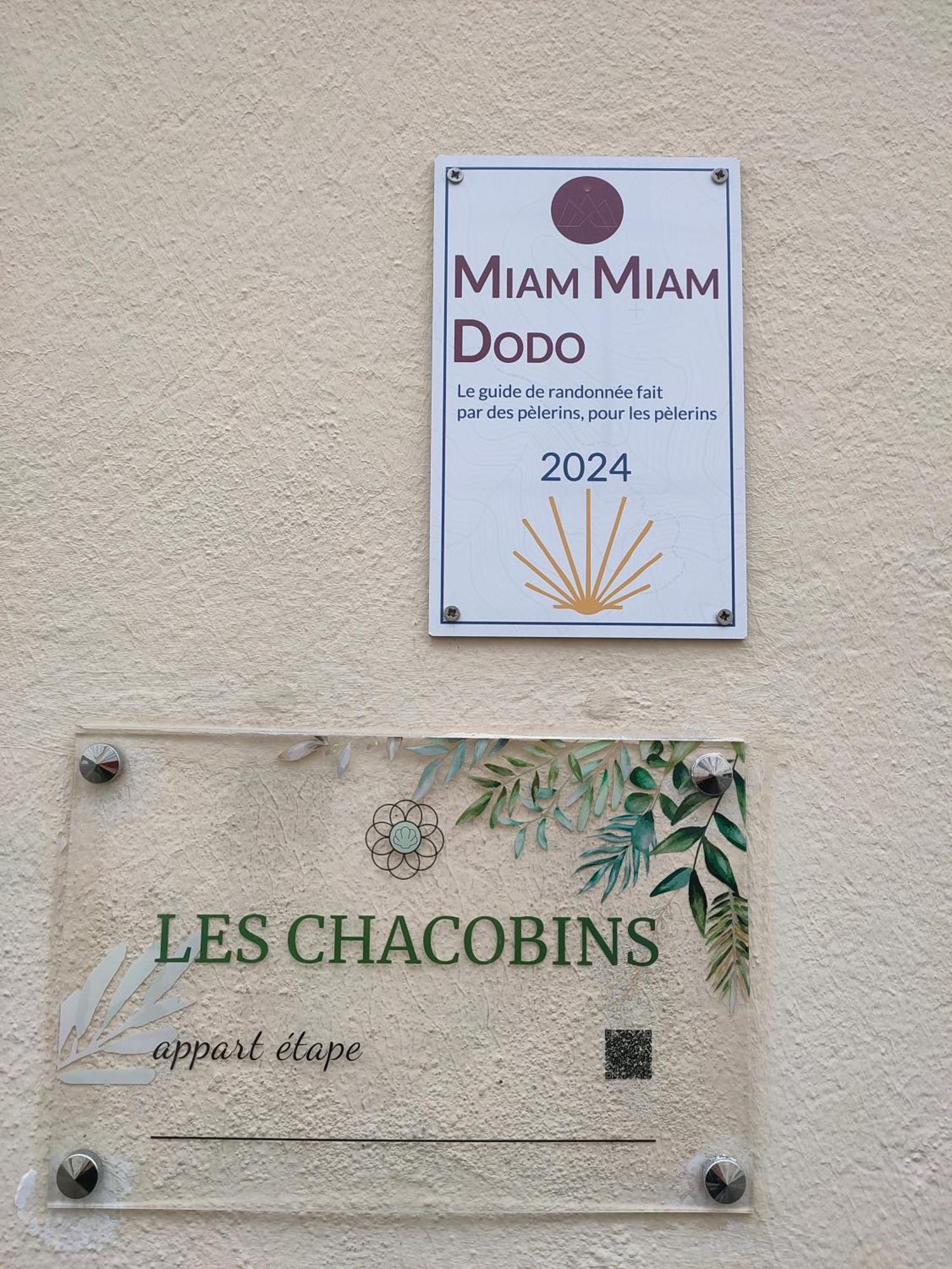 "Les Chacobins" - Appart'Etape Avec Garage Velos La Réole Cameră foto